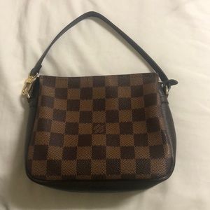 Louis Vuitton trousse pochette